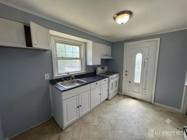 65 Lehigh Avenue, Piscataway, NJ 08854