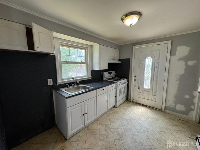 65 Lehigh Avenue, Piscataway, NJ 08854