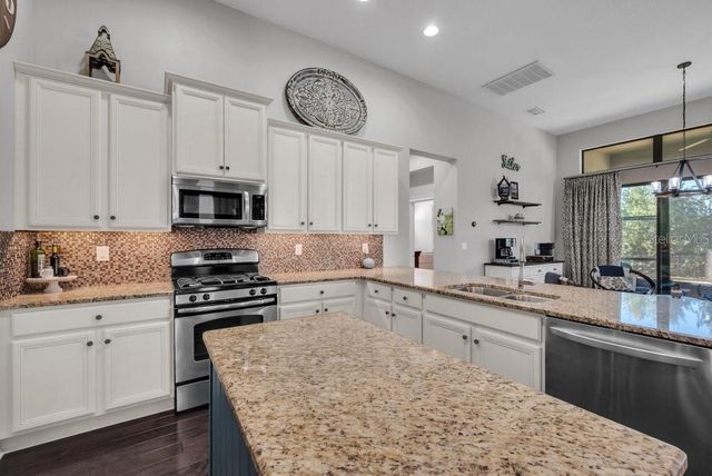 5203 SPARROWGLEN PLACE, Lithia, FL 33547