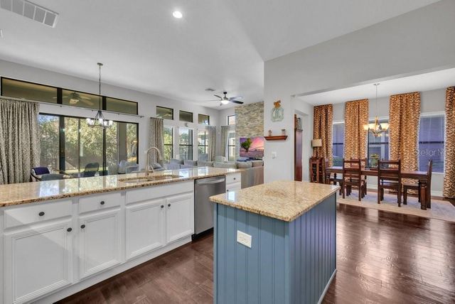 5203 SPARROWGLEN PLACE, Lithia, FL 33547