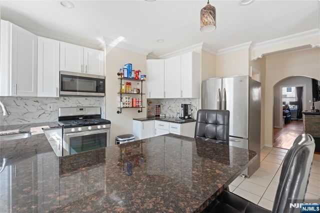 517 Monastery Place, Union City, NJ 07087