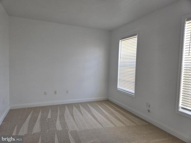100 LILAC LN, Gilbertsville, PA 19525