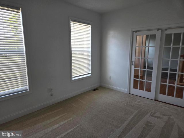 100 LILAC LN, Gilbertsville, PA 19525