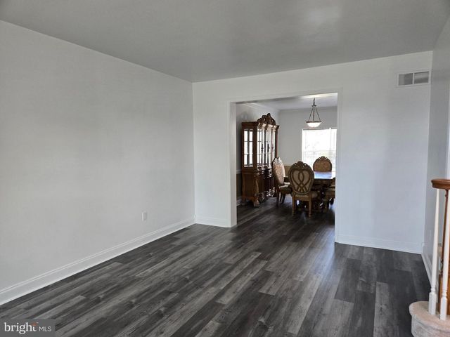 100 LILAC LN, Gilbertsville, PA 19525