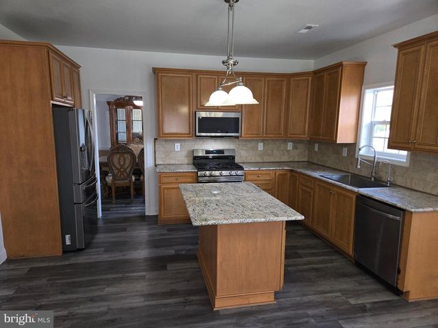 100 LILAC LN, Gilbertsville, PA 19525