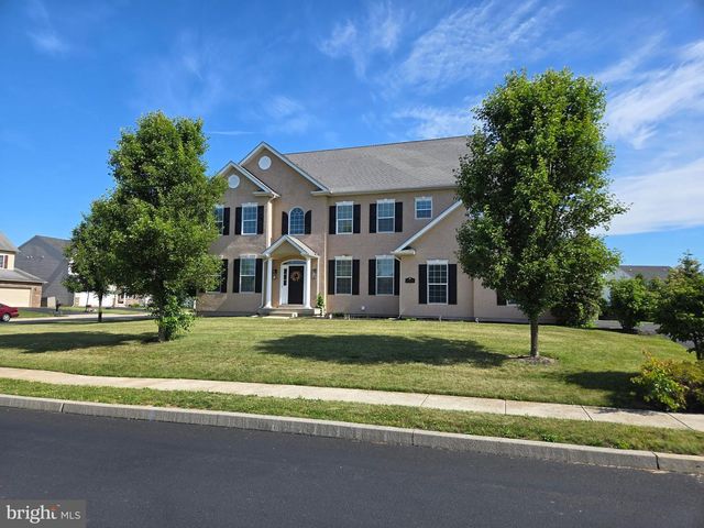 100 LILAC LN, Gilbertsville, PA 19525