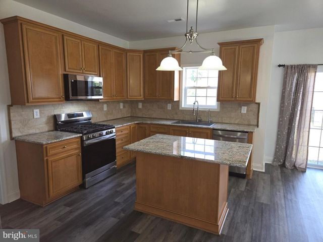 100 LILAC LN, Gilbertsville, PA 19525