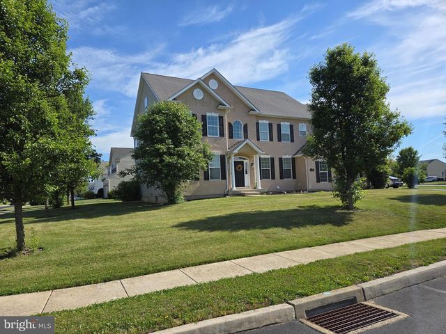 100 LILAC LN, Gilbertsville, PA 19525