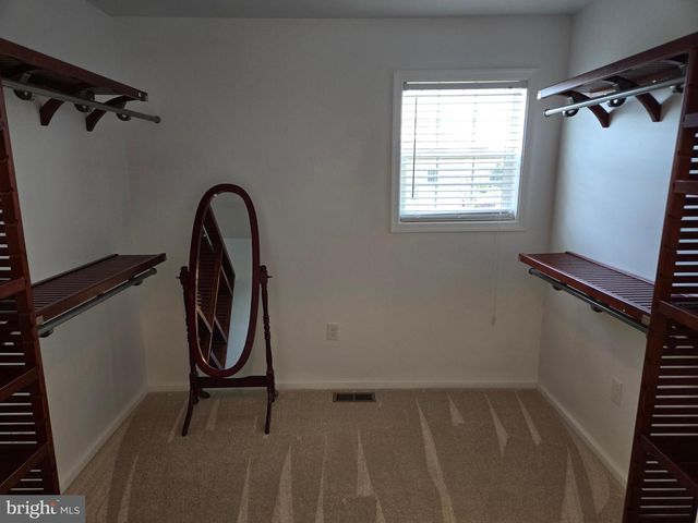 100 LILAC LN, Gilbertsville, PA 19525