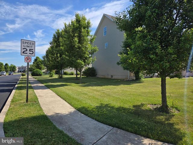 100 LILAC LN, Gilbertsville, PA 19525