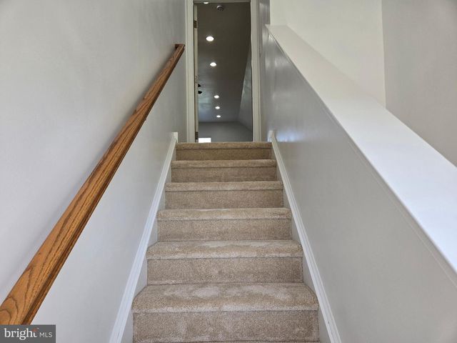 100 LILAC LN, Gilbertsville, PA 19525