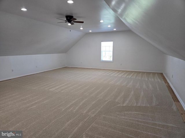 100 LILAC LN, Gilbertsville, PA 19525