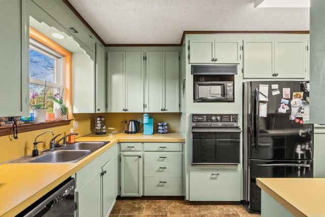 1810 Snow Lane, Alexander, AR 72002