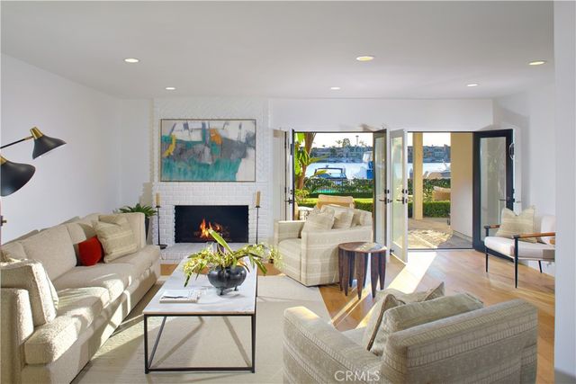 2572 Bayshore, Newport Beach, CA 92663