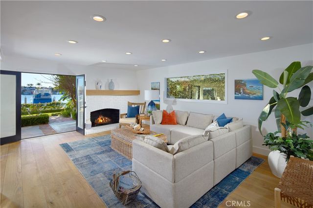 2572 Bayshore, Newport Beach, CA 92663