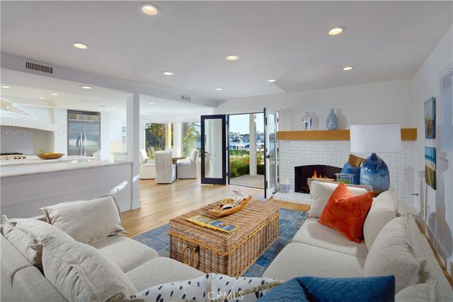 2572 Bayshore, Newport Beach, CA 92663