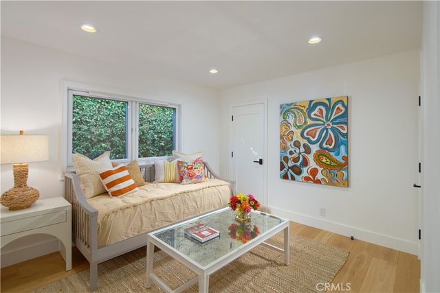 2572 Bayshore, Newport Beach, CA 92663