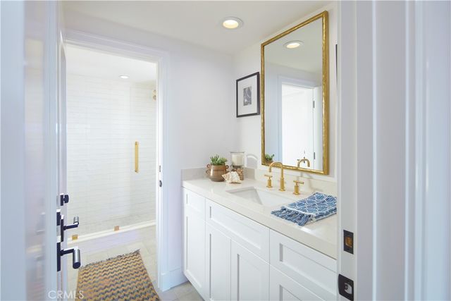 2572 Bayshore, Newport Beach, CA 92663
