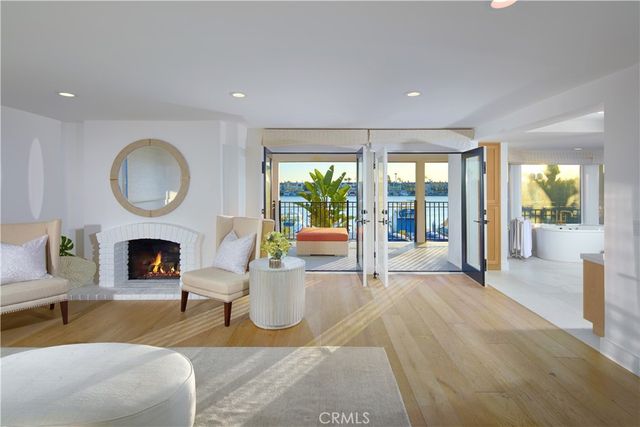 2572 Bayshore, Newport Beach, CA 92663
