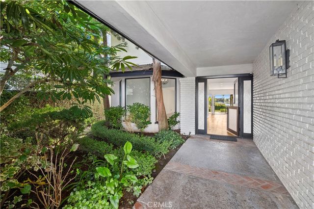 2572 Bayshore, Newport Beach, CA 92663