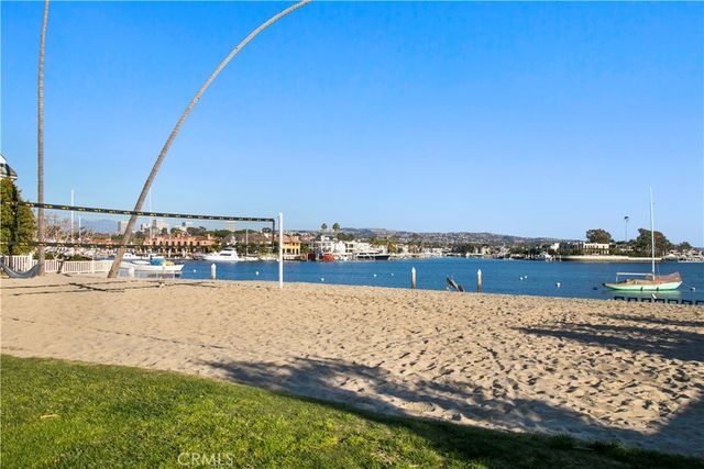 2572 Bayshore, Newport Beach, CA 92663