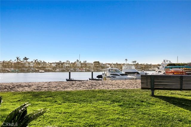 2572 Bayshore, Newport Beach, CA 92663