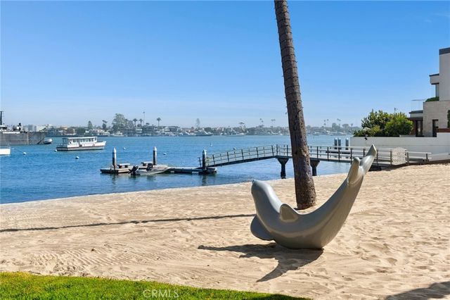 2572 Bayshore, Newport Beach, CA 92663