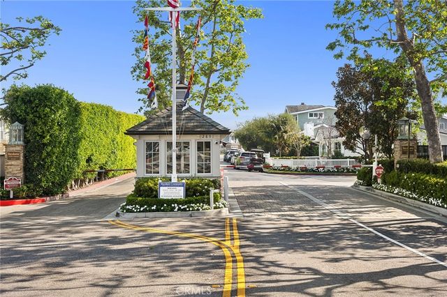 2572 Bayshore, Newport Beach, CA 92663