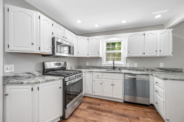 15 Junior Avenue, Methuen, MA 01844