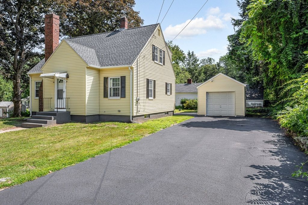 15 Junior Avenue, Methuen, MA 01844
