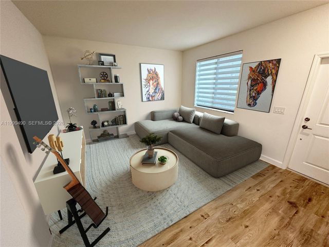 949 NE 211th St, Miami, FL 33179