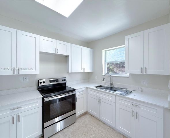 1141 NE 154th Ter, North Miami Beach, FL 33162