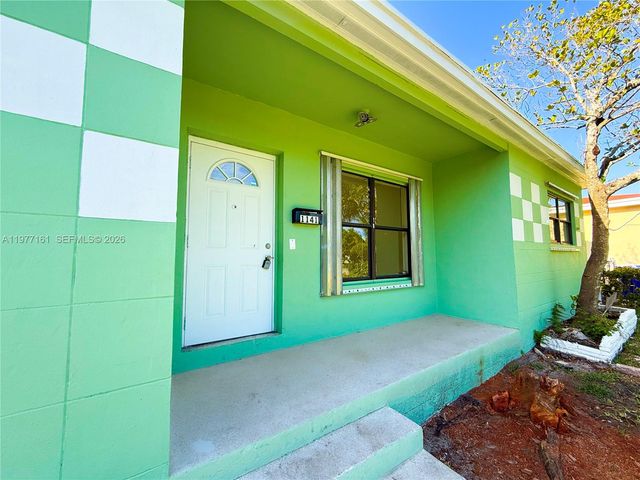 1141 NE 154th Ter, North Miami Beach, FL 33162