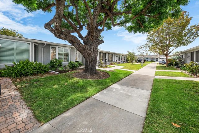 13701 Alderwood Lane W 29E, Seal Beach, CA 90740