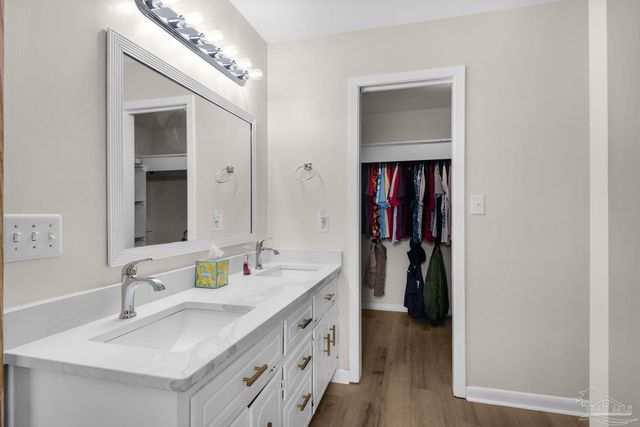 5699 Crestwood Dr, Milton, FL 32571