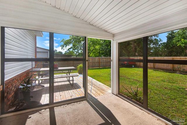 5699 Crestwood Dr, Milton, FL 32571