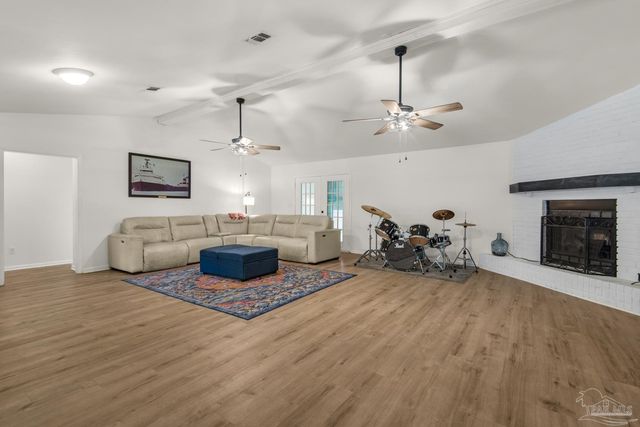 5699 Crestwood Dr, Milton, FL 32571