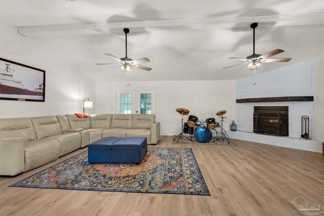 5699 Crestwood Dr, Milton, FL 32571