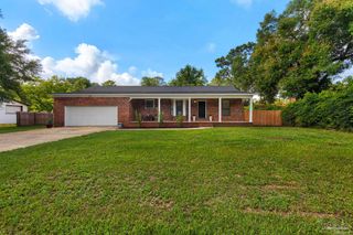 5699 Crestwood Dr, Milton, FL 32571