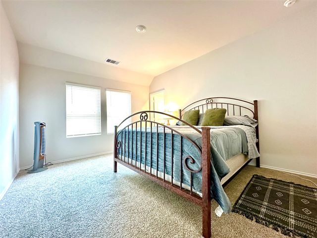 331 N Richland DR, Lockhart, TX 78644