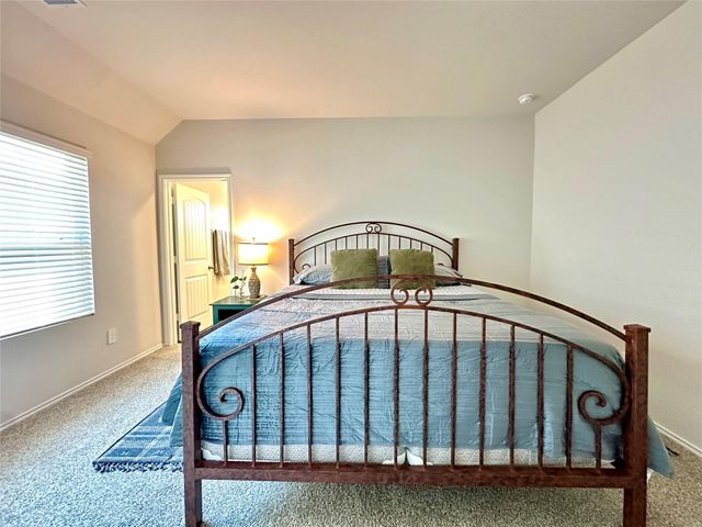 331 N Richland DR, Lockhart, TX 78644