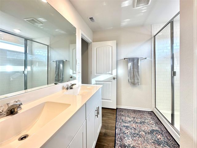 331 N Richland DR, Lockhart, TX 78644