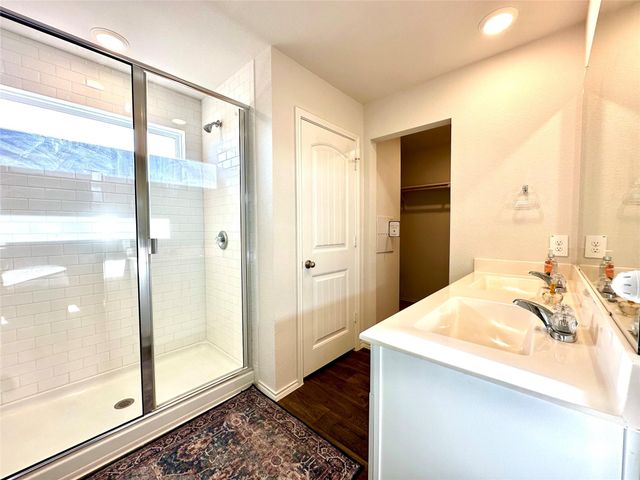 331 N Richland DR, Lockhart, TX 78644