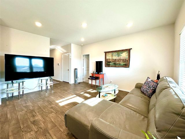 331 N Richland DR, Lockhart, TX 78644