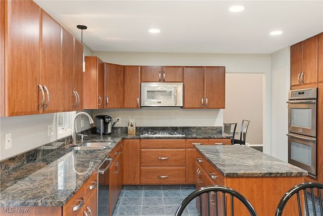 5088 Stansbury Drive, Solon, OH 44139