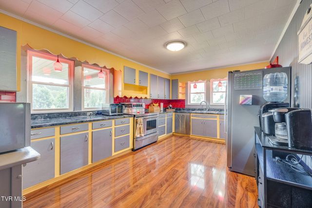 116 Frank Lowe Road, Jonesborough, TN 37659
