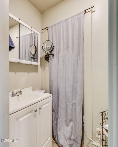 116 Frank Lowe Road, Jonesborough, TN 37659