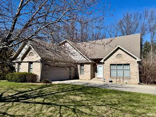 5100 W Prairiewood Drive, Muncie, IN 47304
