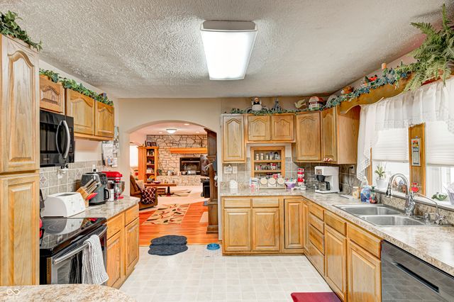 8806 Camby Road, Camby, IN 46113