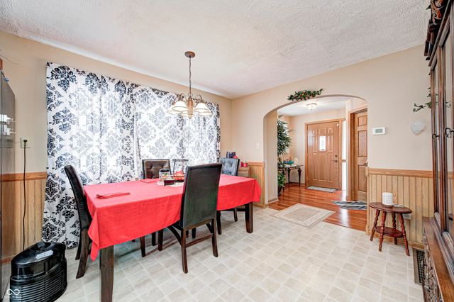 8806 Camby Road, Camby, IN 46113